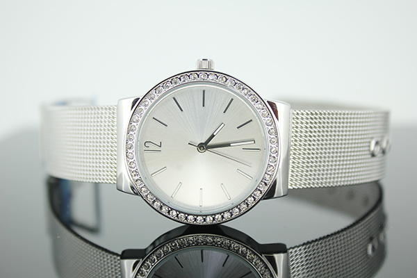 穩(wěn)達時石英手表定制廠家