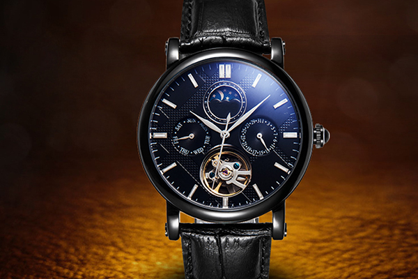 穩(wěn)達時機械手表定制廠家