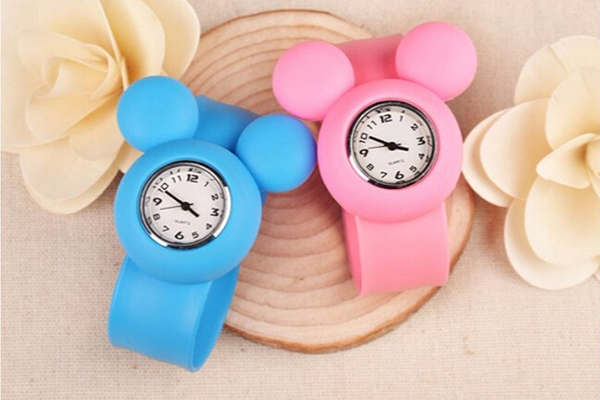 穩(wěn)達時兒童手表定制廠家