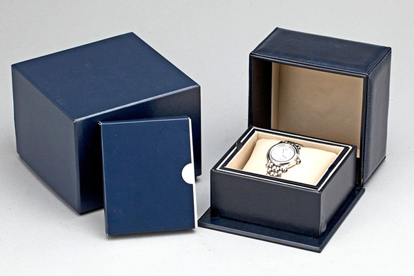 穩(wěn)達時手表廠家專業(yè)為企業(yè)定制手表