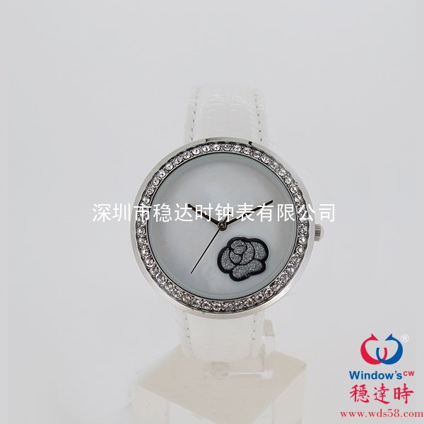 清秀可愛花朵面時尚手表