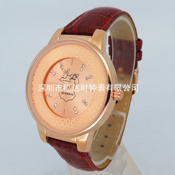 穩(wěn)達(dá)時(shí)時(shí)尚男士石英皮帶雙層表面手表定制工廠