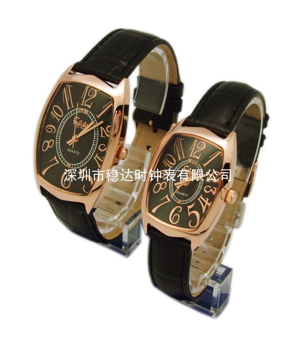 穩(wěn)達(dá)時(shí)時(shí)尚大方獨(dú)特流行情侶套裝禮品手表批發(fā)