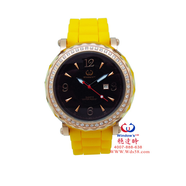 穩(wěn)達時水晶殼禮品手表定制