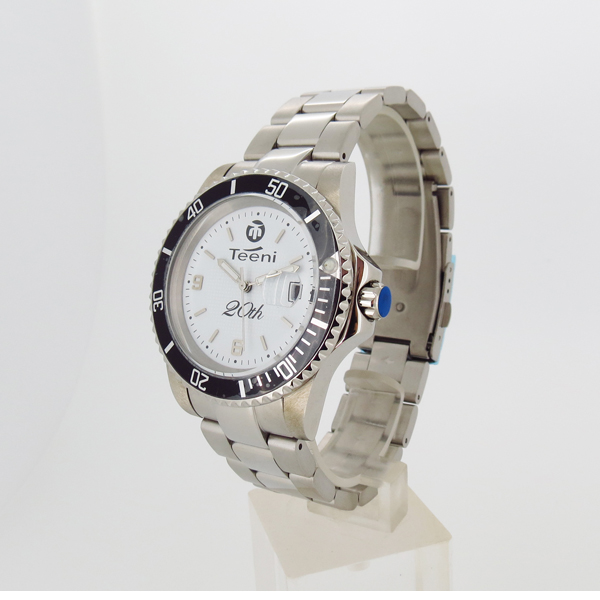 穩(wěn)達(dá)時(shí)高端全裝不銹鋼30米防水進(jìn)口石英表