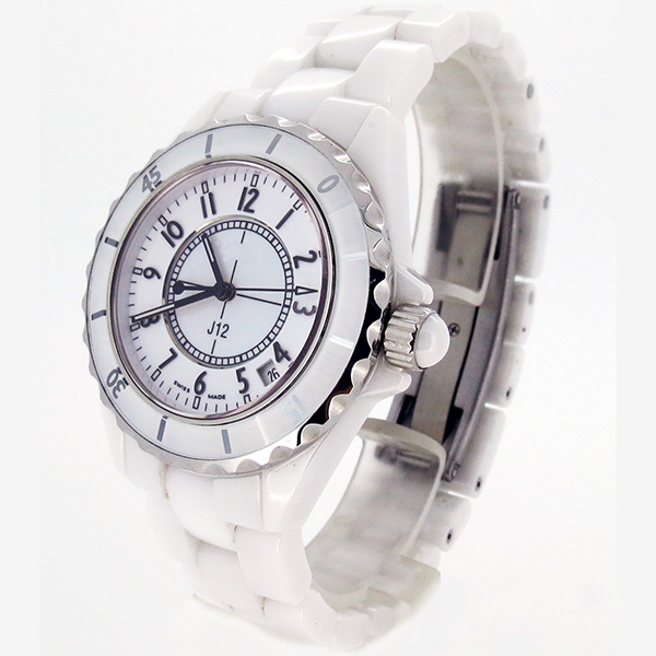 穩(wěn)達(dá)時(shí)時(shí)尚精致陶瓷女士手表批發(fā)