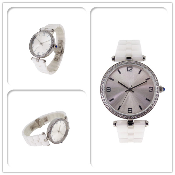 穩(wěn)達(dá)時(shí)高檔陶瓷女士禮品手表廠家