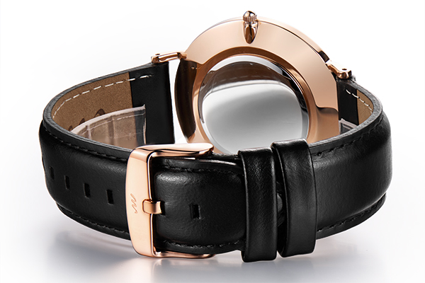 天津定制手表沿用經(jīng)典真皮配置