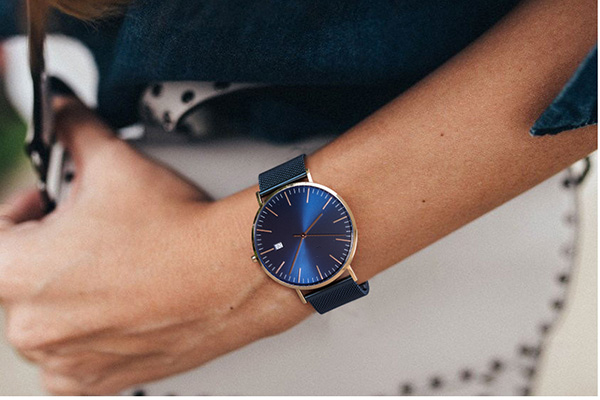 深圳鐘表廠認(rèn)為愈發(fā)簡(jiǎn)約的款式，更走心