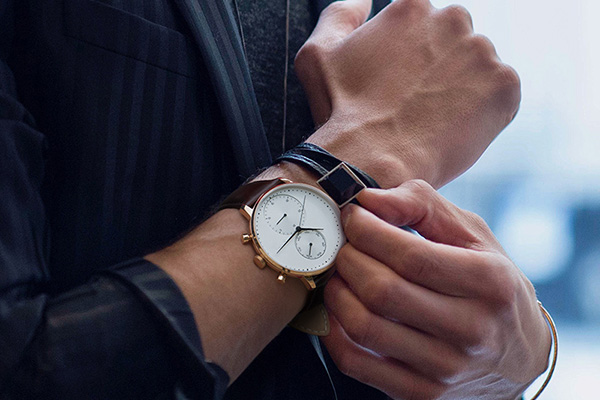商務(wù)男士腕表源自穩(wěn)達(dá)時(shí)手表廠商出品