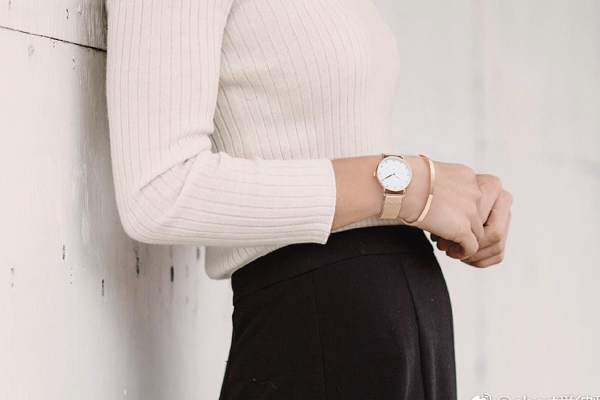 優(yōu)雅系列&mdash;&mdash;女士時(shí)裝腕表，穩(wěn)達(dá)時(shí)國(guó)內(nèi)手表廠家出品而非瑞士手表廠家