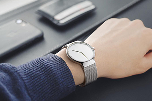 簡(jiǎn)約款式不銹鋼腕表&mdash;深圳鐘表廠不間斷供應(yīng)