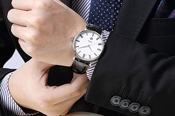 經(jīng)典時(shí)尚男士腕表，穩(wěn)達(dá)時(shí)廠家直銷