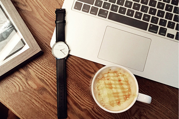 手表廠家穩(wěn)達(dá)時(shí)線上線下信譽(yù)有保障