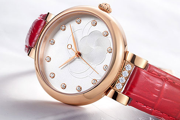 女士皮帶防水時(shí)尚腕表廠家直銷&mdash;&mdash;穩(wěn)達(dá)時(shí)