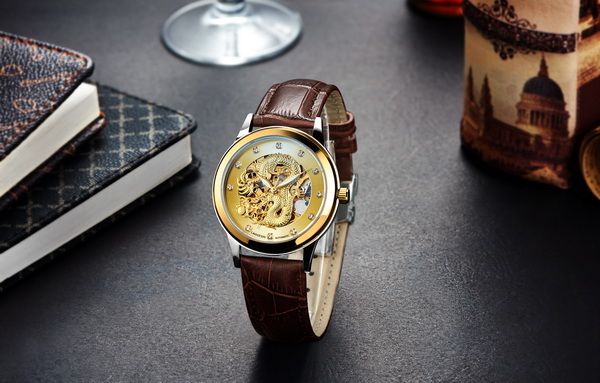 皮帶防水機(jī)械手表男定制加工