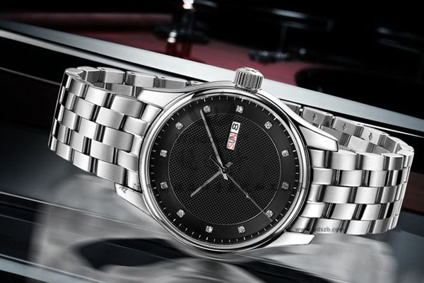 廠家供應(yīng)熱銷男表潮流手表定制