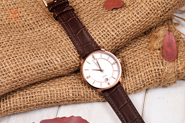 皮帶款石英腕表 簡(jiǎn)約大氣風(fēng)范