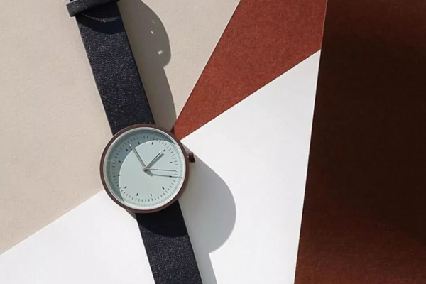 皮帶款式 內(nèi)外貿(mào)熱銷-穩(wěn)達時定做手表廠家