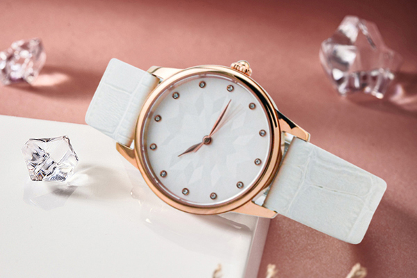 簡約時(shí)尚款皮帶腕表定制-手表廠