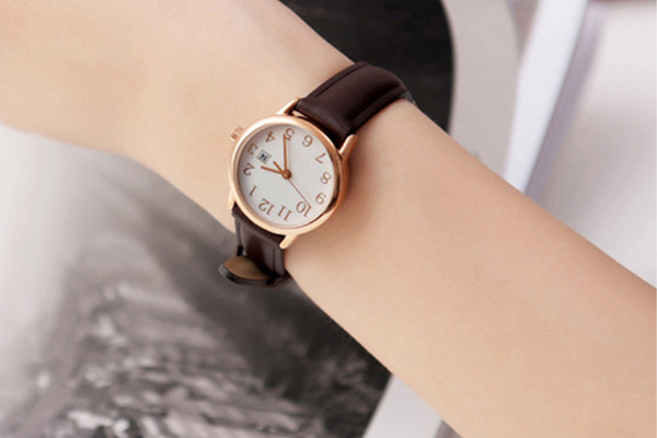 真皮腕表款式-穩(wěn)達時手表廠家貨源直供