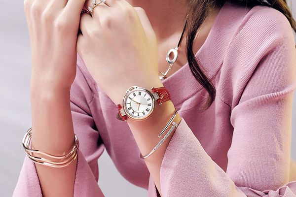 時尚手表女士 電商暢銷貨源就在穩(wěn)達時手表廠