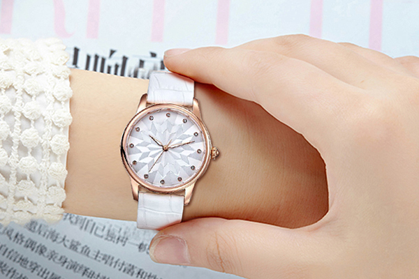 皮帶款式精美腕表供應(yīng)-穩(wěn)達(dá)時(shí)手表廠