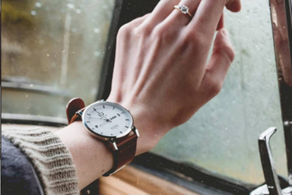 時(shí)尚禮品手表定制 批量300只起訂