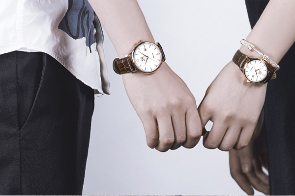 情侶手表現(xiàn)貨款式貨源供應(yīng)-穩(wěn)達(dá)時手表廠