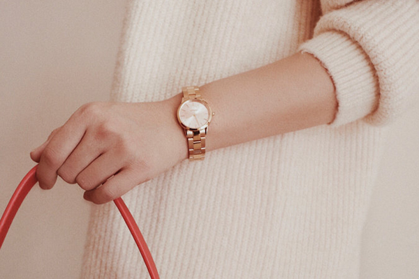 商務(wù)奢金女士鋼帶手表廠家定制批發(fā)