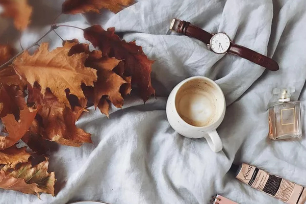 簡(jiǎn)約時(shí)尚手表廠家定制中高端皮帶手表