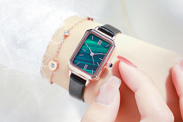 精致柔軟小牛皮表帶方殼腕表-穩(wěn)達(dá)時(shí)