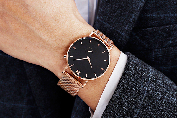 男士石英手表熱銷(xiāo)爆款供應(yīng)中-穩(wěn)達(dá)時(shí)