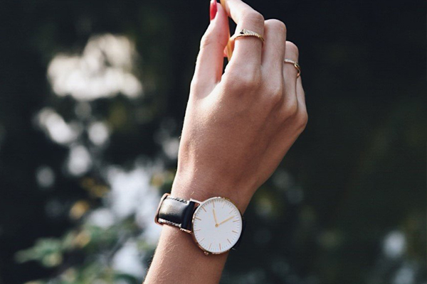 手表情侶款簡約時(shí)尚風(fēng)格腕表廠家直供-穩(wěn)達(dá)時(shí)