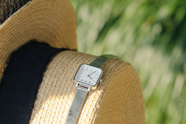 時尚簡約款式供應(yīng)不掉線