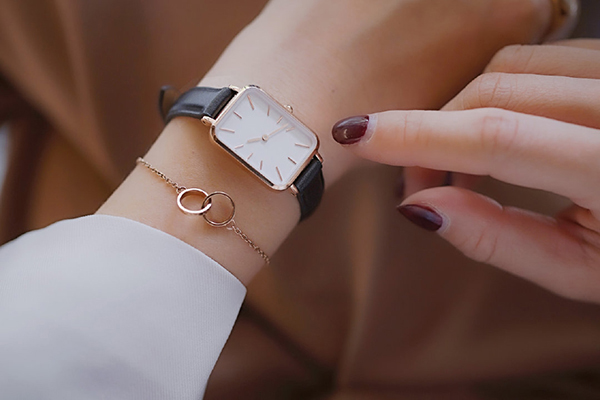 方殼手表皮帶材質(zhì) 百搭暢銷推薦