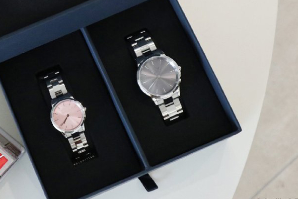 時尚對表 禮品腕表生產(chǎn)就在穩(wěn)達(dá)時